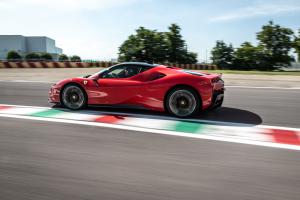 Ferrari SF90 Stradale 2019 года 